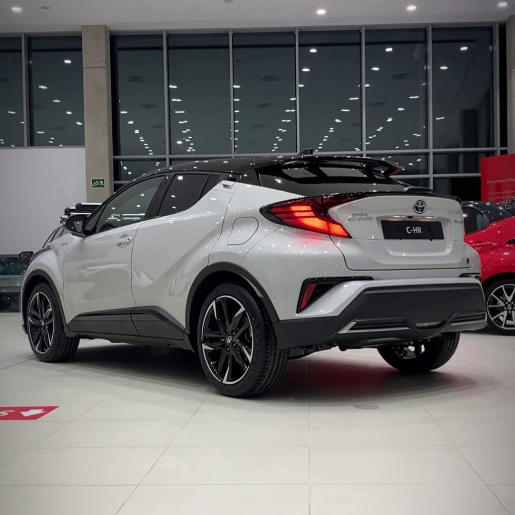 Toyota CHR 2023 GR Sport Gris Ascari en Ourense 