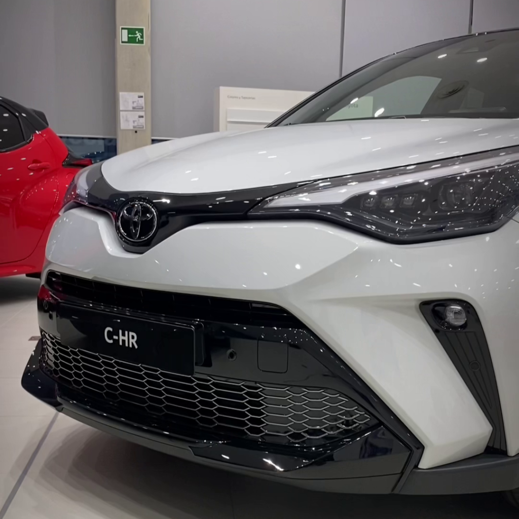 Toyota CHR 180h GR Sport Gris Ascari en Ourense 