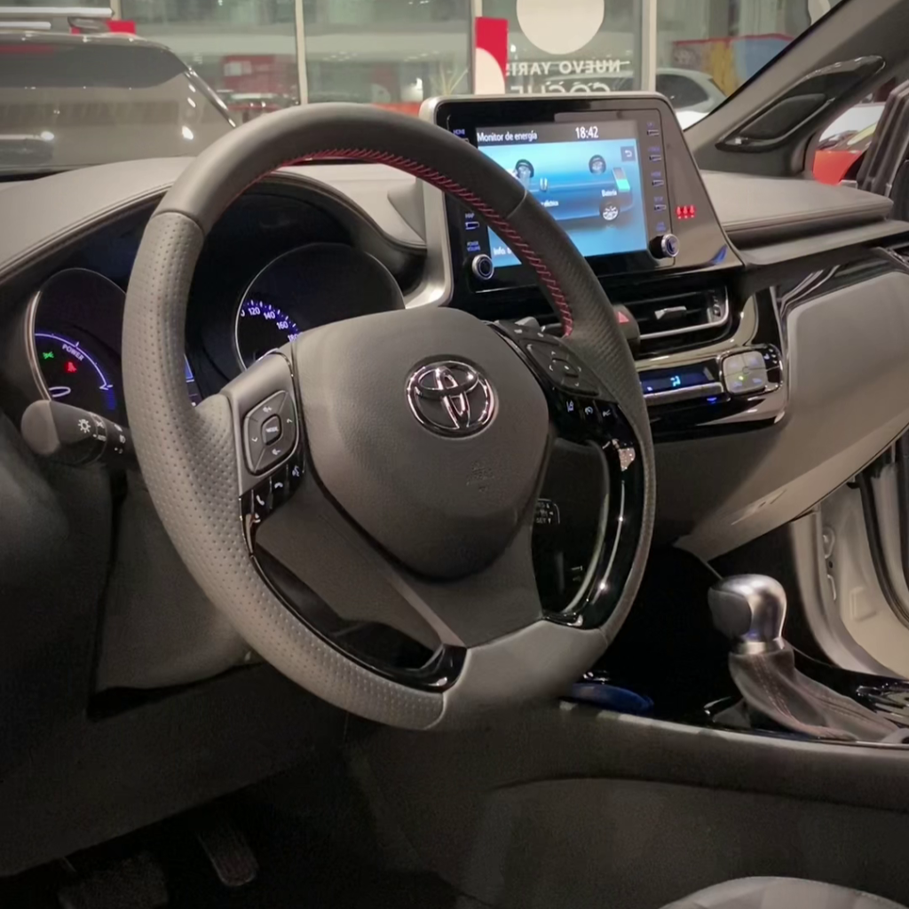Toyota CHR Gris Ascari en Ourense 